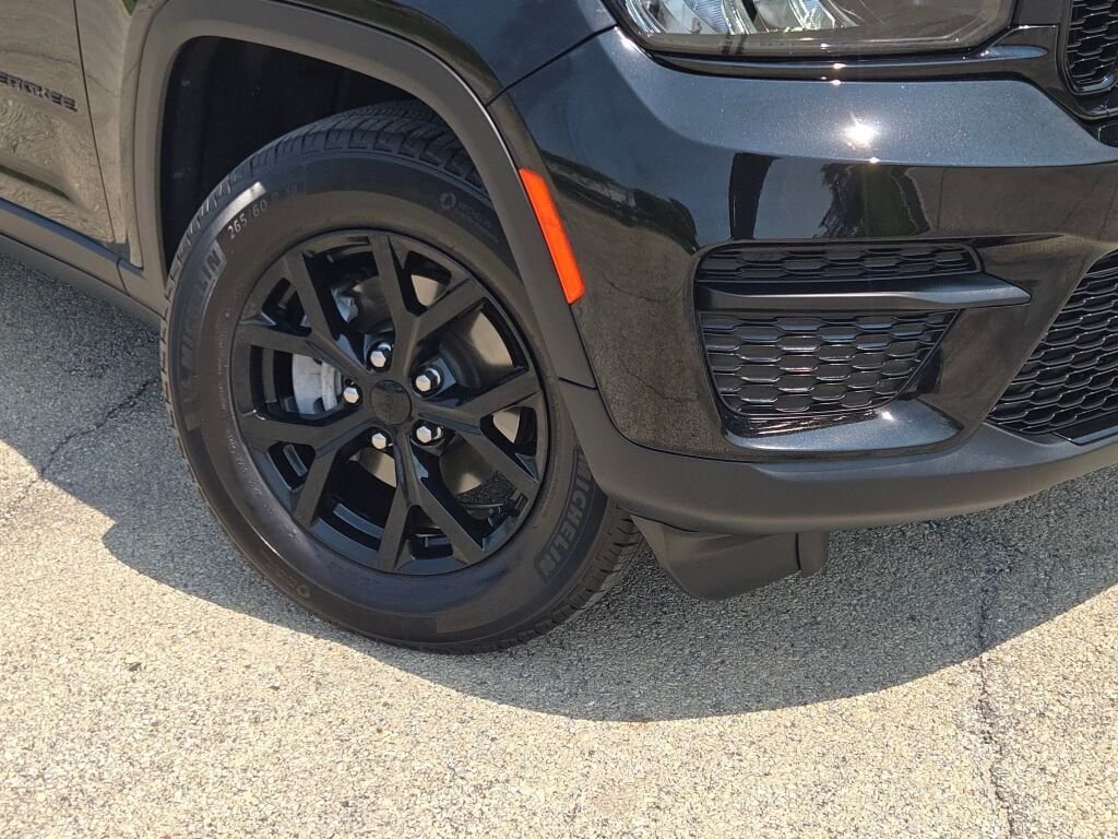Certified Used 2024 Black Jeep Altitude image 3