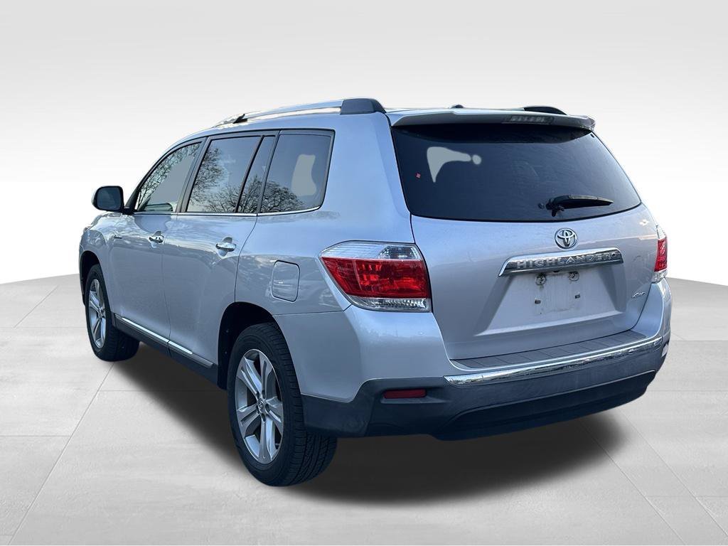 Used 2013 Silver Toyota Limited image 6