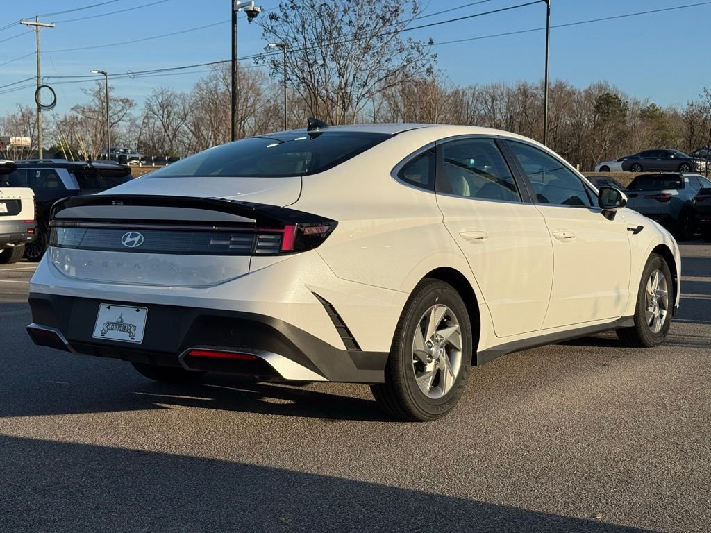 Used 2026 White Hyundai SE image 11