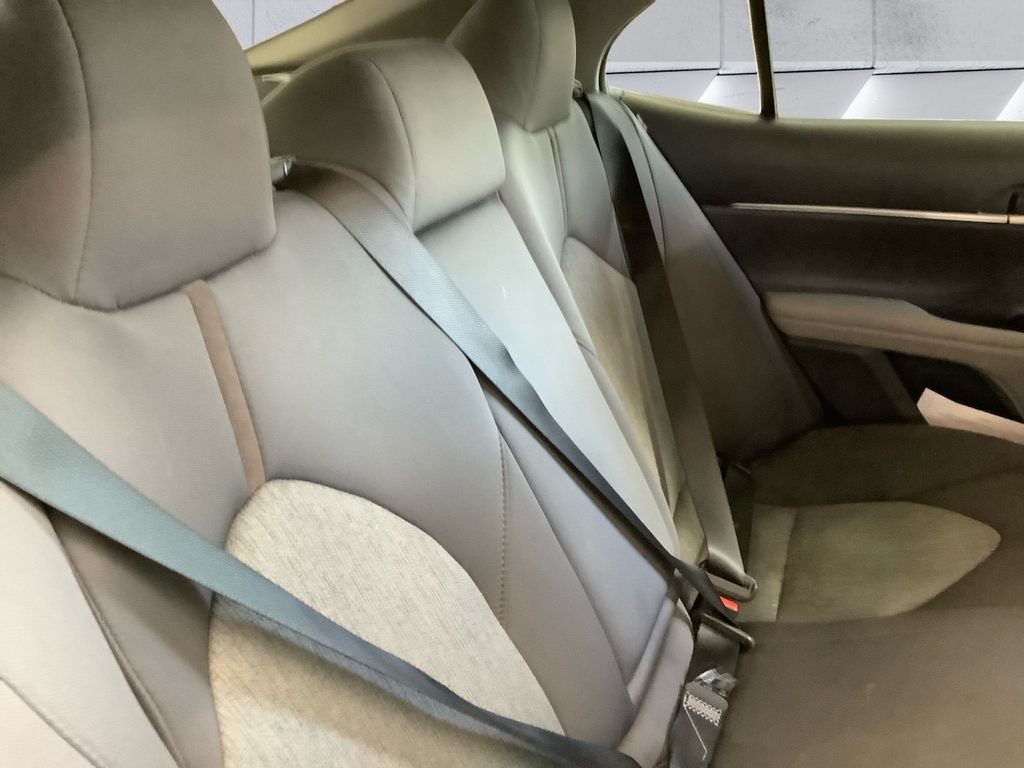 Used 2018 Gray Toyota LE image 16
