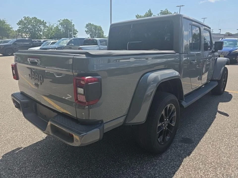 Used 2022 Gray Jeep High Altitude image 3