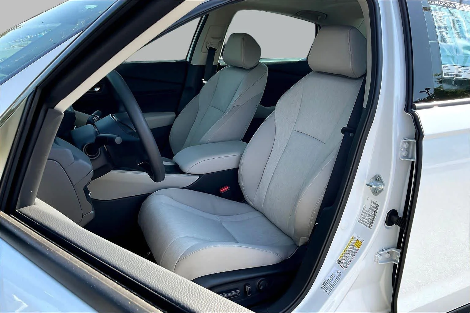 New 2026 Platinum White Pearl Honda SE image 9