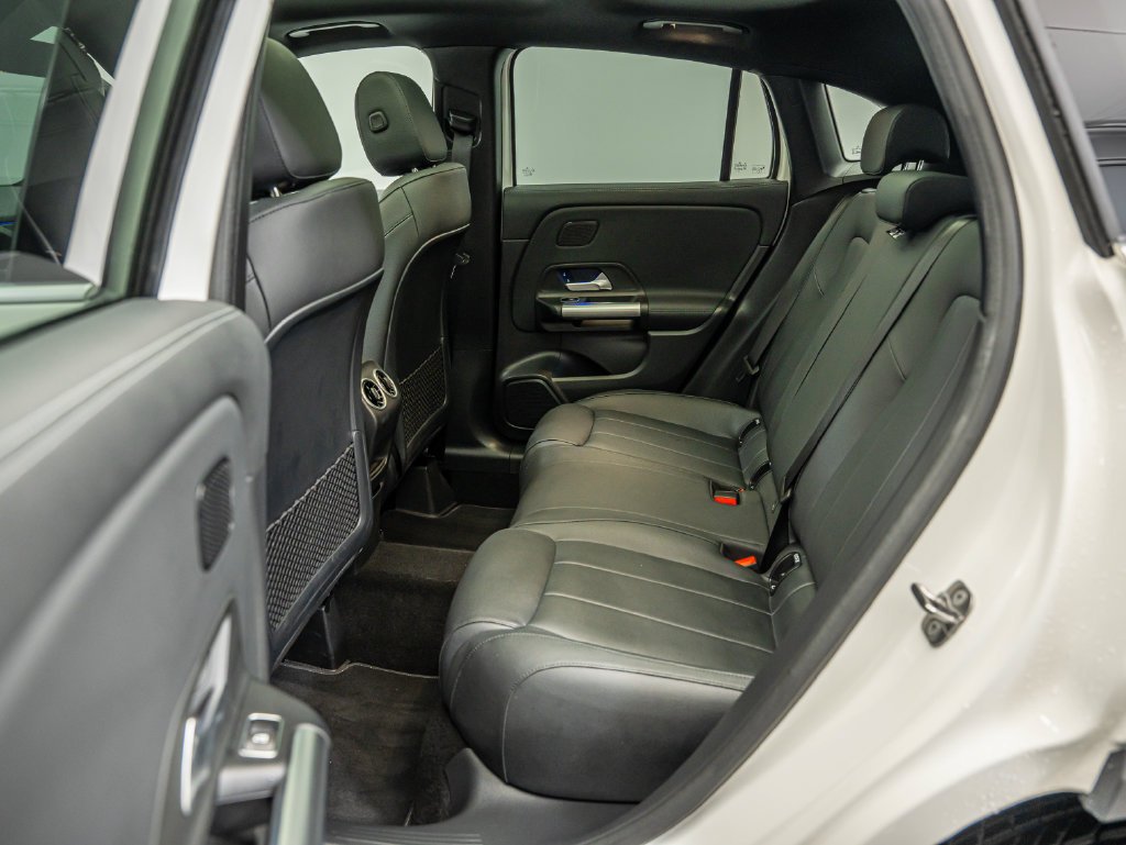 Used 2026 Polar White Mercedes-Benz GLA 250 image 43