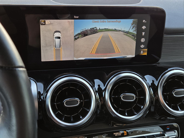 Used 2022  Mercedes-Benz GLB 250 image 20