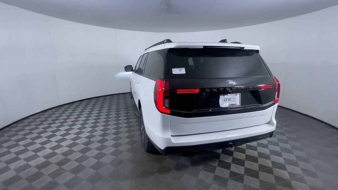 New 2026 Star White Metallic Tri-Coat Ford Tremor image 7
