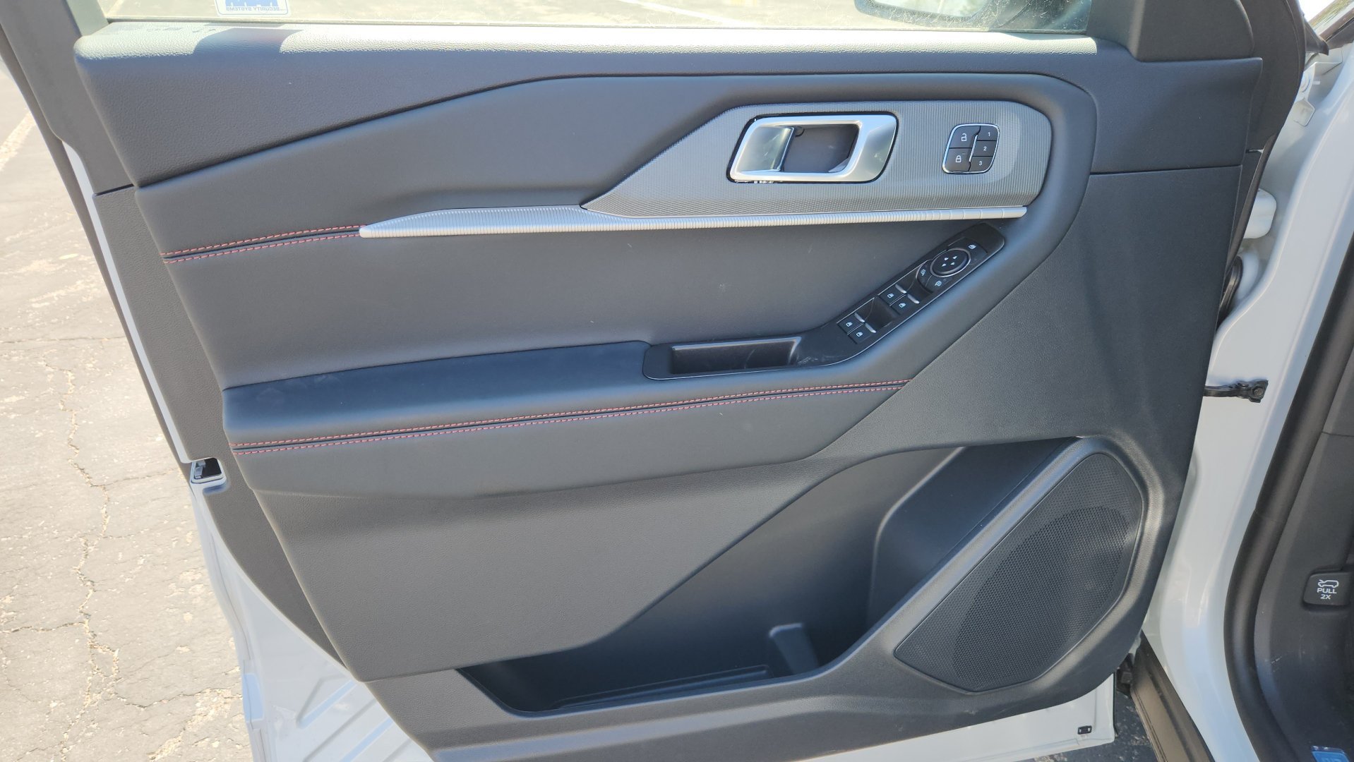 2026 Ford Explorer ST-Line - Photo 23
