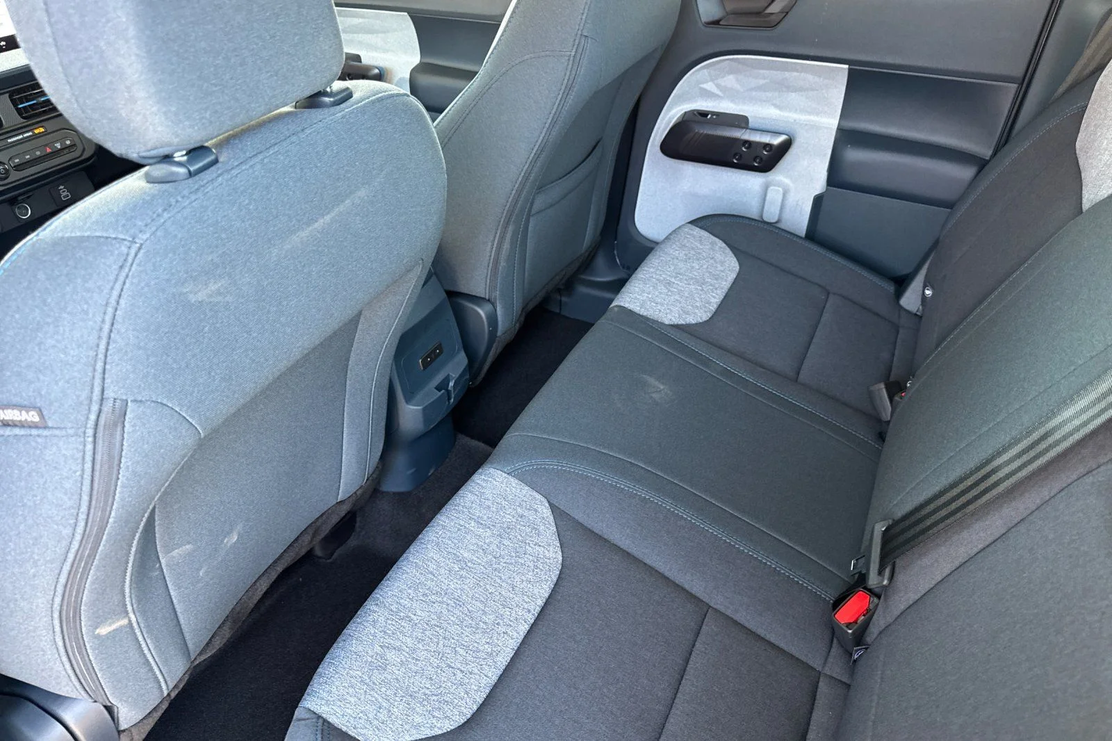New 2026 Carbonized Gray Metallic Ford XLT image 15