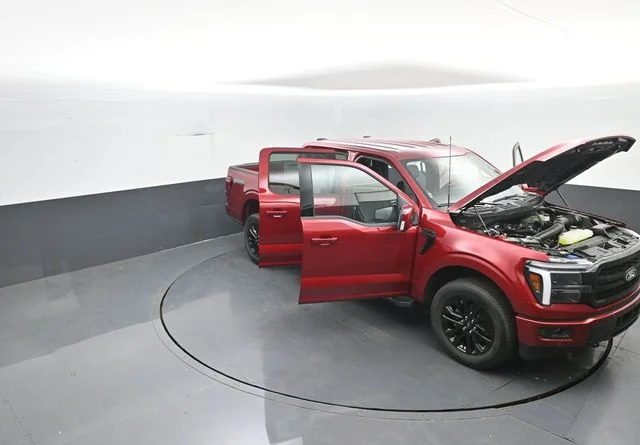 New 2026 Ruby Red Metallic Tinted Clearcoat Ford Lariat® image 32