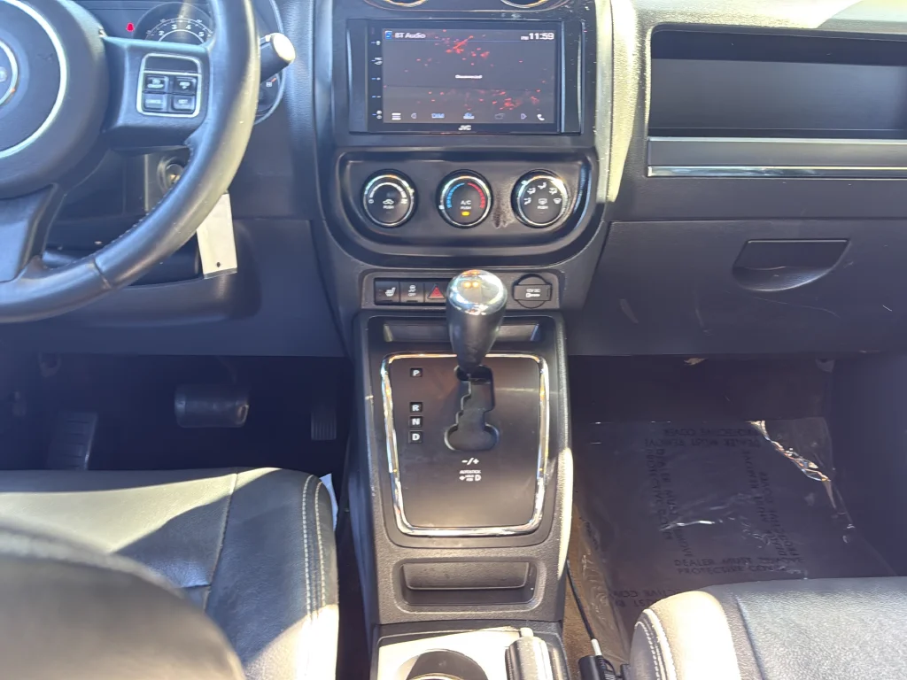 Used 2016 Gray Jeep Latitude image 18