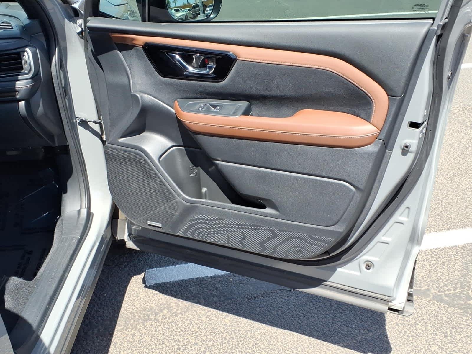 Certified Used 2025 River Rock Pearl Subaru Touring image 18