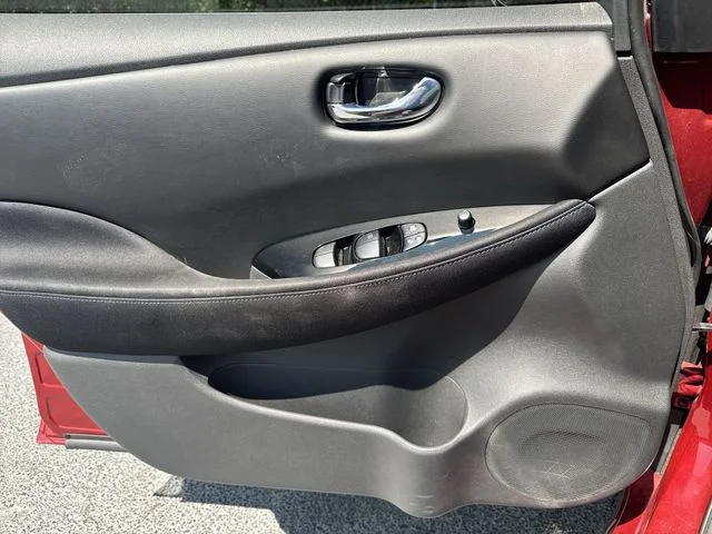 Used 2018 Red Nissan SV image 26