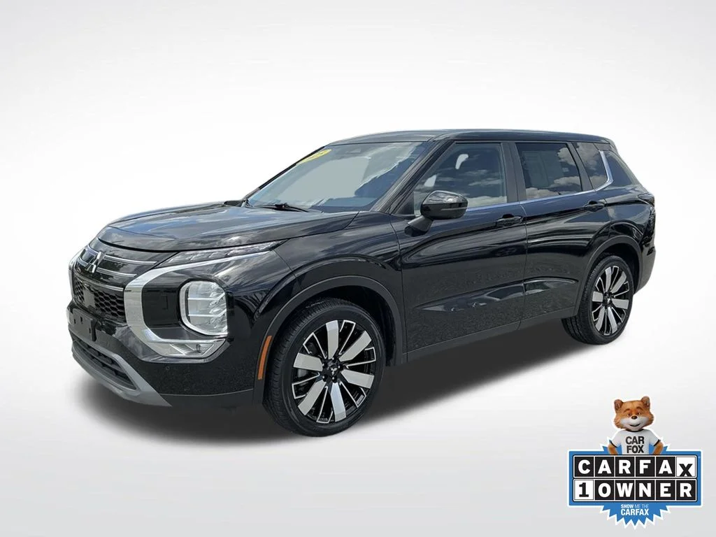 Used 2025  Mitsubishi SE image 1