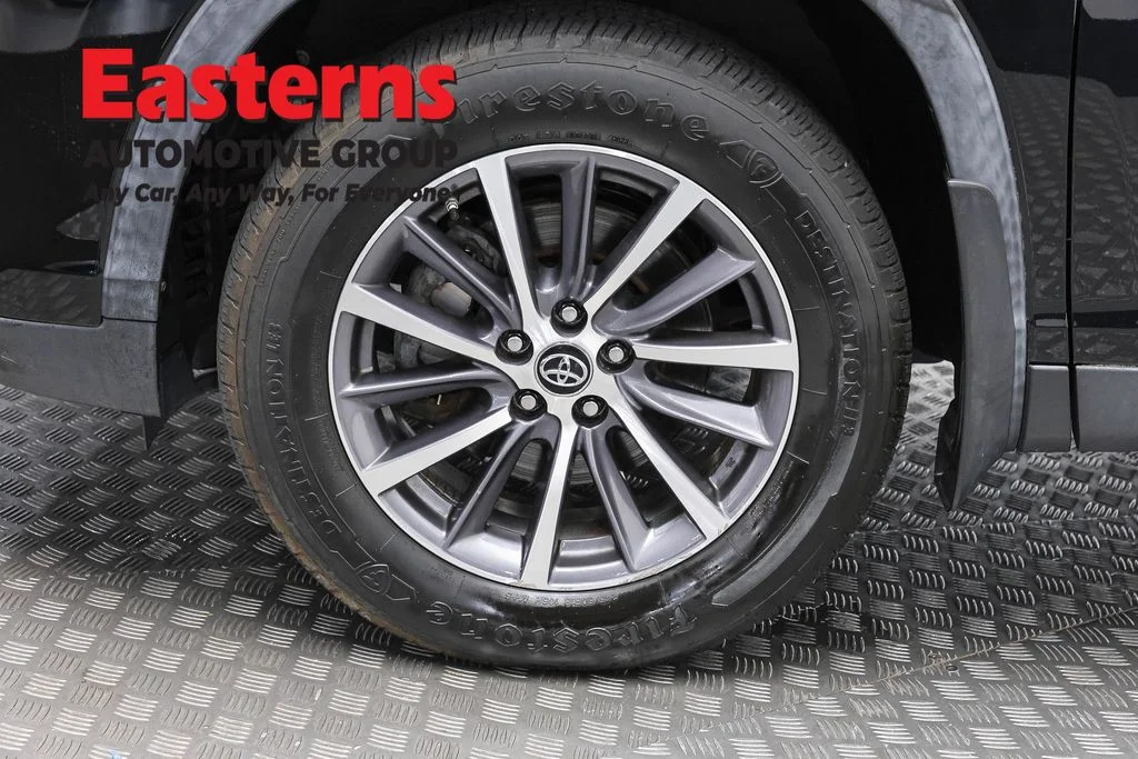 Used 2019 Black Toyota XLE image 35