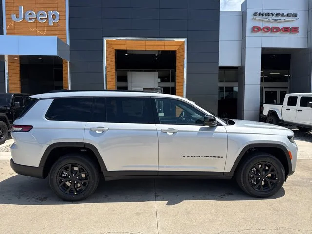 New 2026 Silver Jeep Altitude image 2
