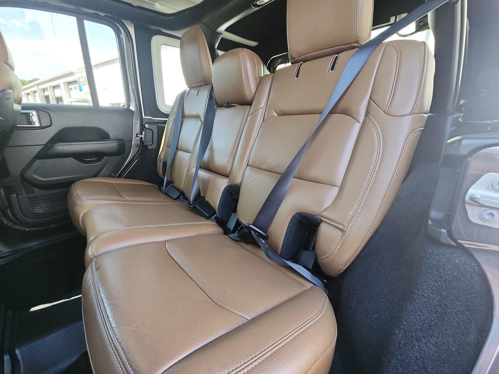 Used 2020  Jeep Rubicon image 22