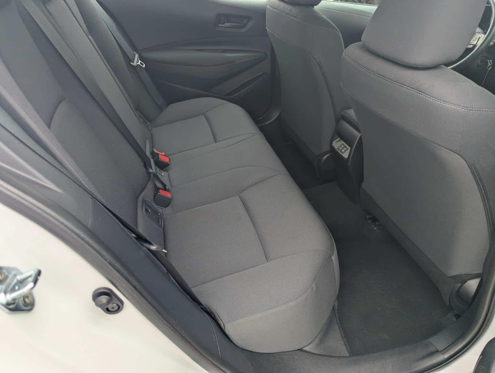 Used 2025 Ice Cap Toyota LE image 18