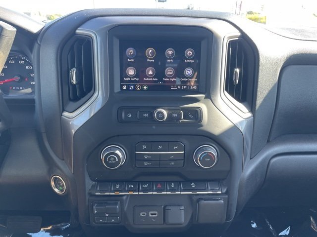 2024 Chevrolet Silverado 2500HD photo 2