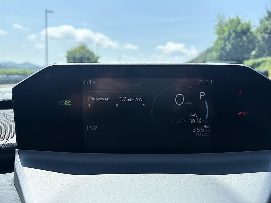 2026 Toyota C-HR XSE - Photo 14