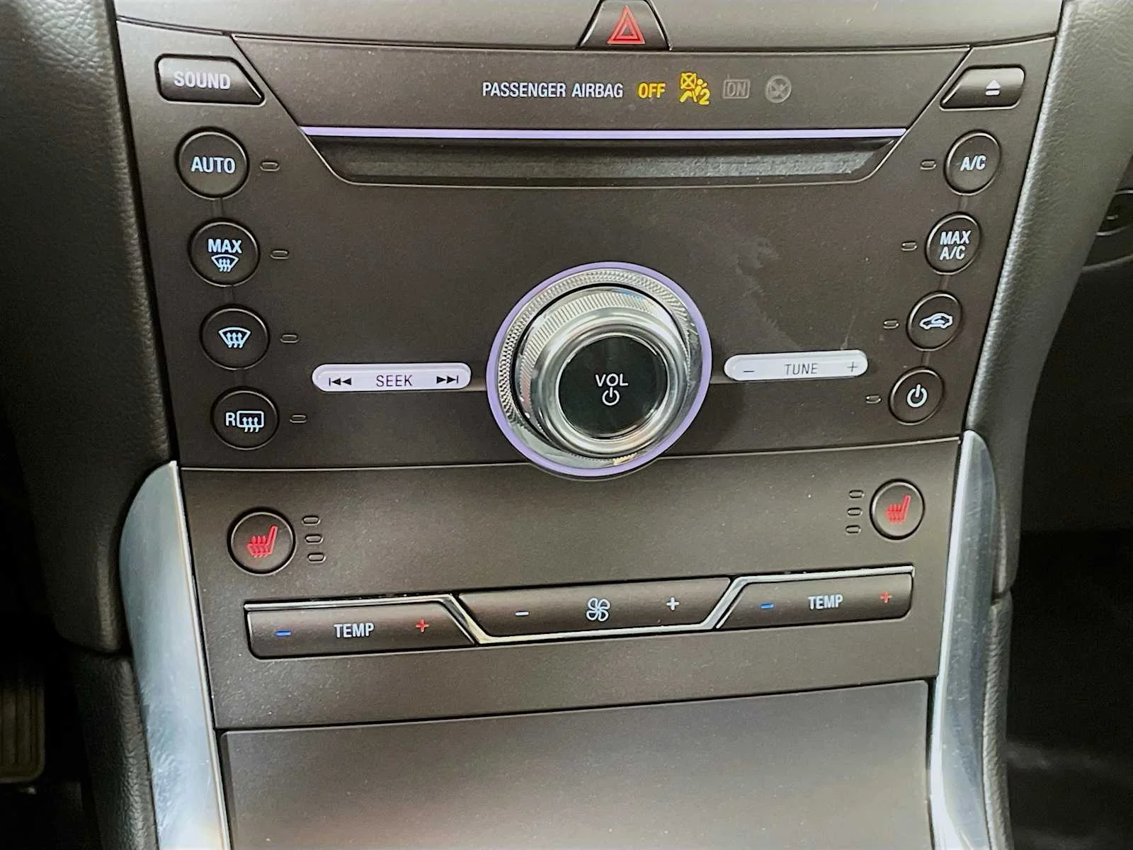 Used 2019  Ford Titanium image 14