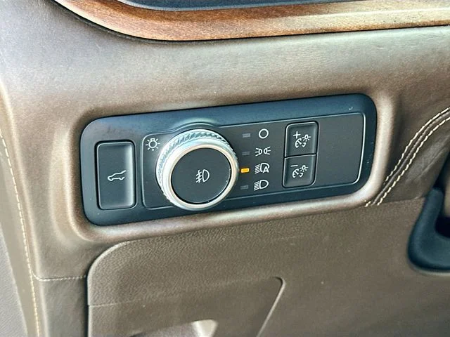 Used 2022 Silver Ford King Ranch image 10