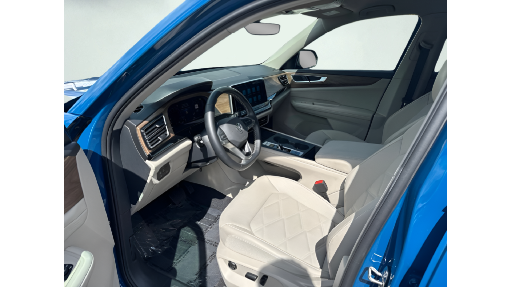Used 2026 Blue Volkswagen SE image 18