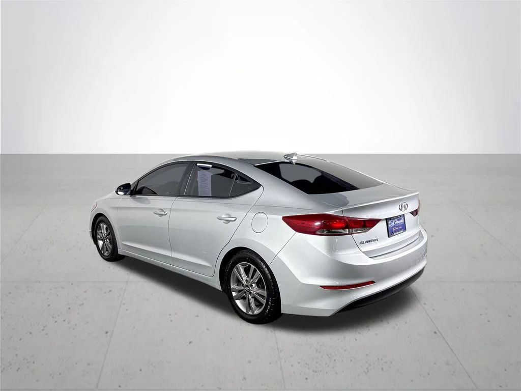 Used 2017 Silver Hyundai SE image 8