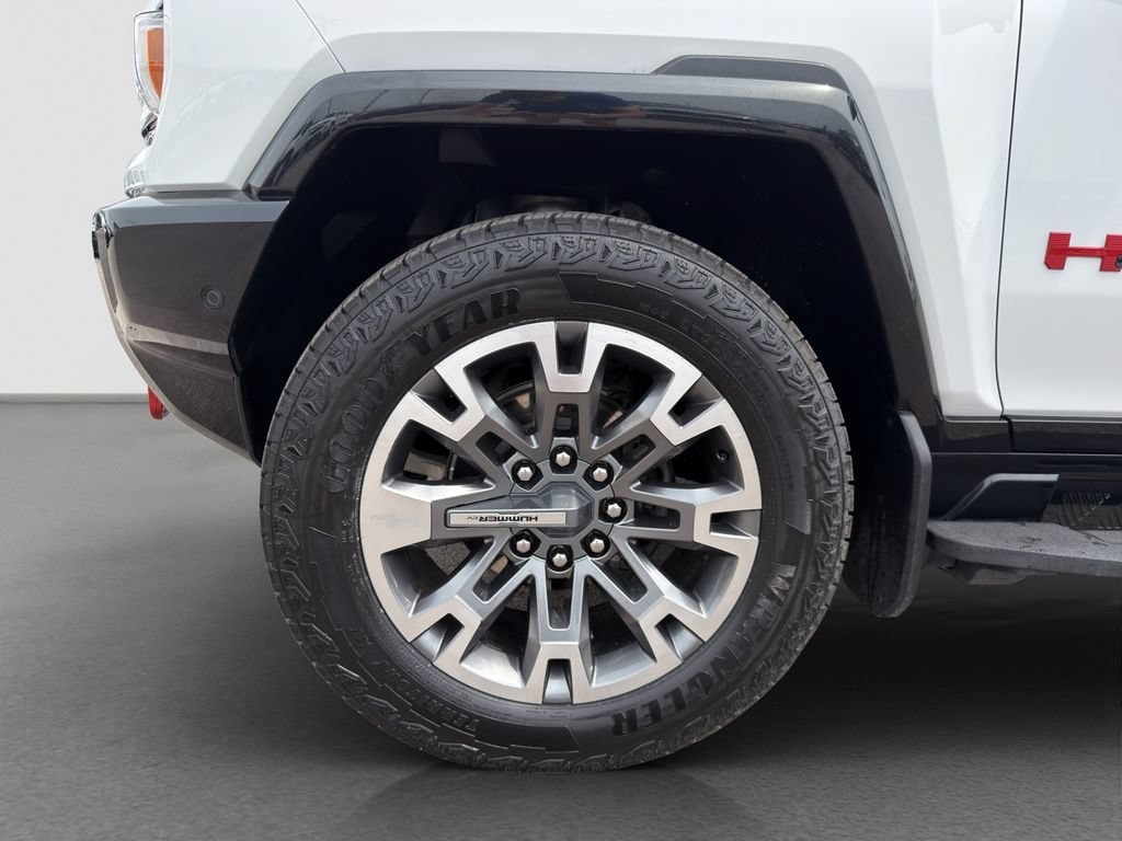 Used 2024 Interstellar White GMC 2X image 21