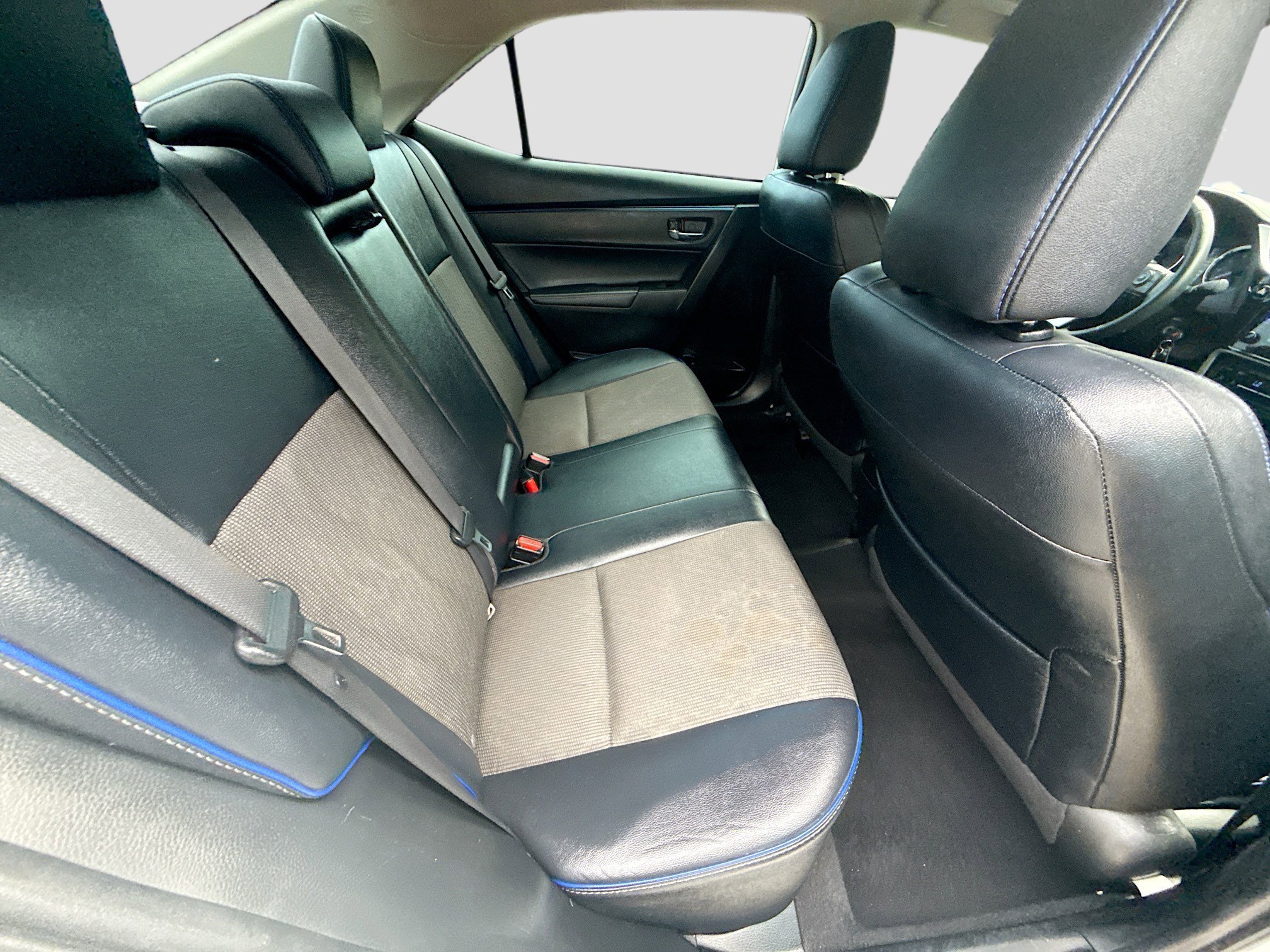 Used 2017 Super White Toyota SE image 27