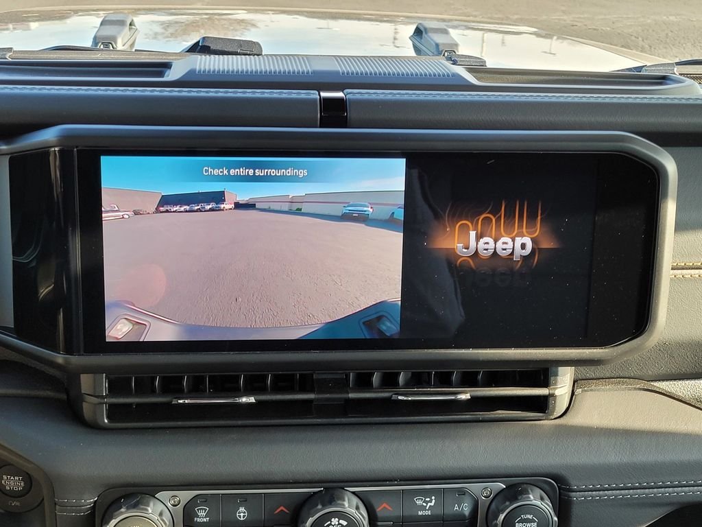 2026 Jeep Gladiator Sahara - Photo 9