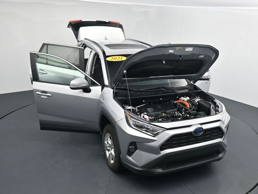 Used 2021 Silver Toyota XLE image 36