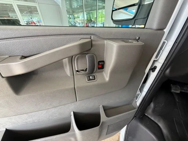 2025 Chevrolet Express Cargo Work Van - Photo 15