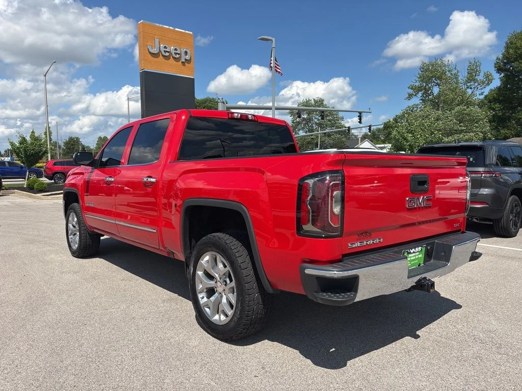 Used 2018 Cardinal Red GMC SLT image 3