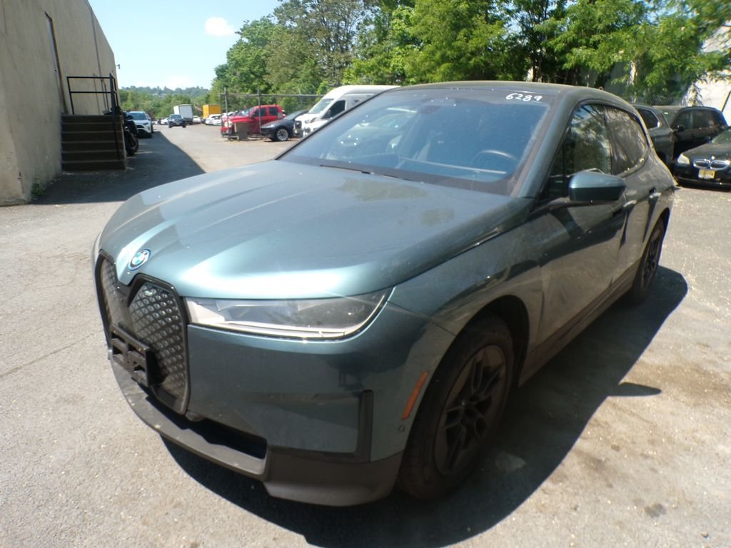 2024 BMW iX xDrive50's photo