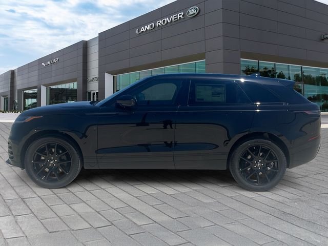New 2026 Santorini Black Land Rover Dynamic SE image 2
