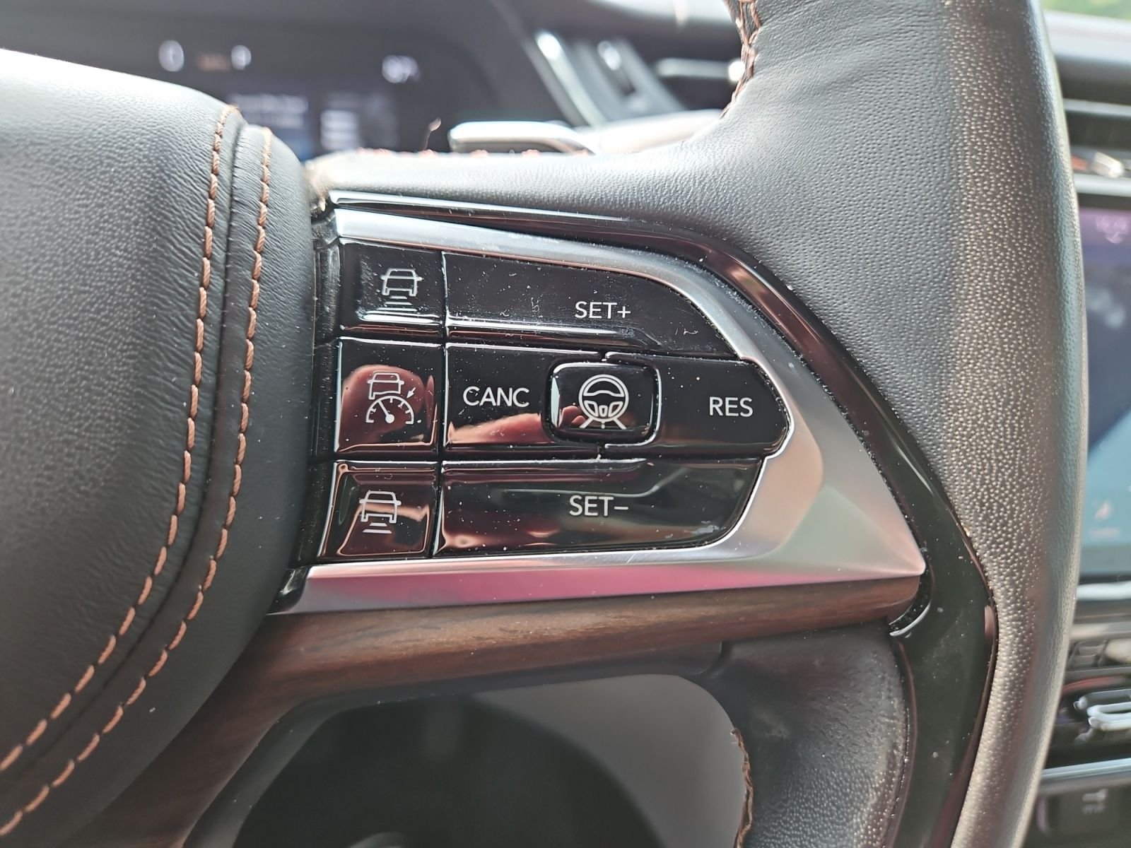 Used 2022 White Jeep Summit image 26