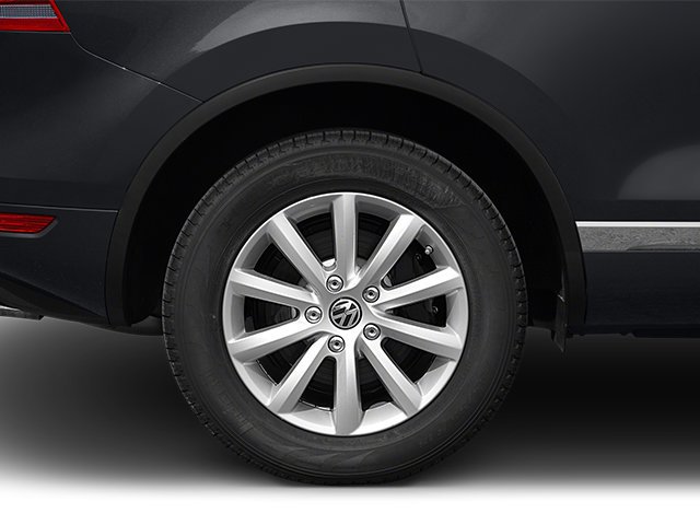 Used 2014 Black Uni Volkswagen Lux image 11