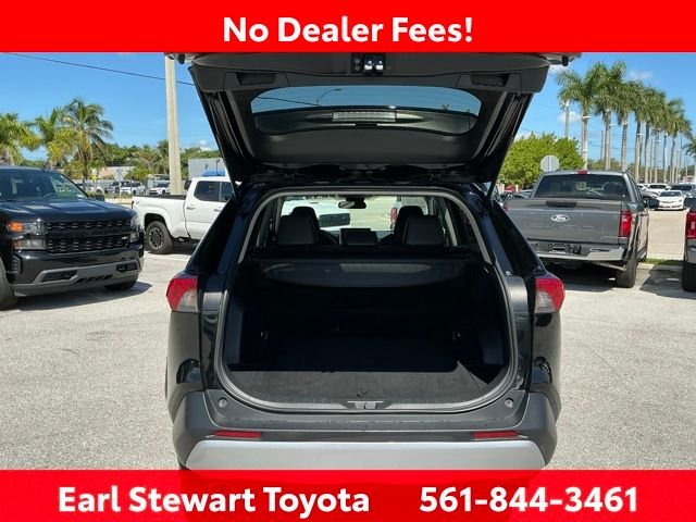 Used 2024  Toyota Adventure image 11