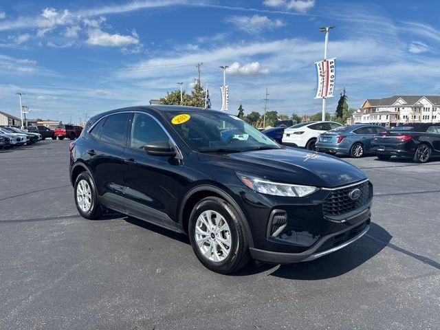 Used 2023 Black Ford Active image 33