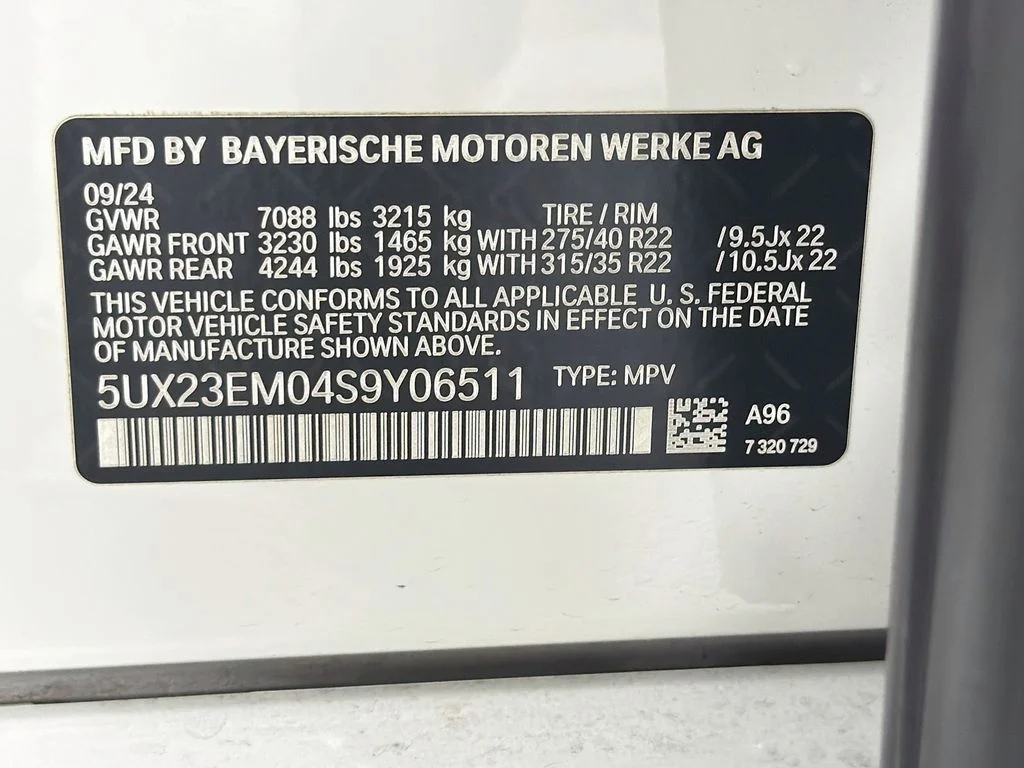 Used 2025 White BMW xDrive40i image 34