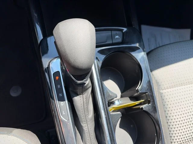 Used 2025 White Chevrolet LT image 22