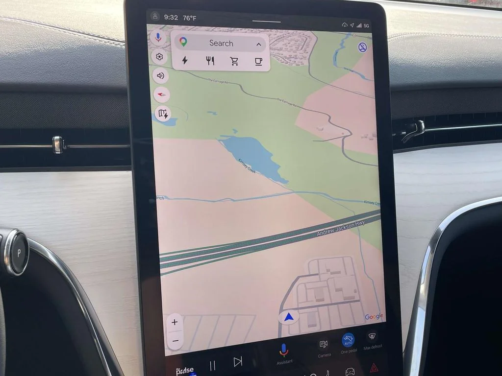 New 2026 Aurora Silver Volvo Ultra image 16