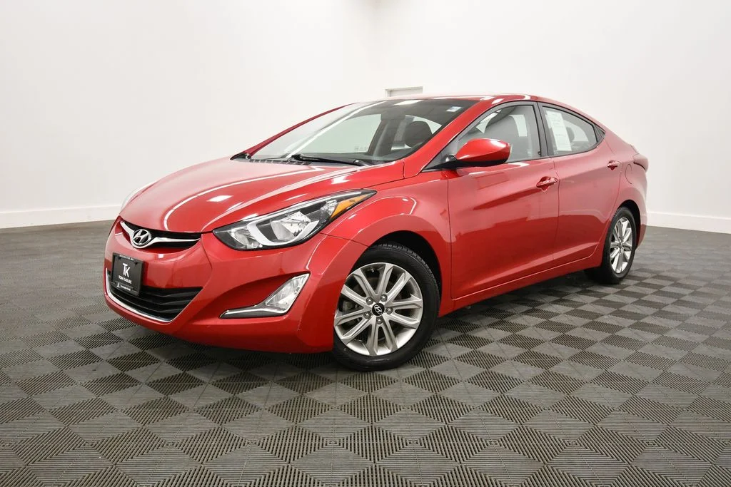 Used 2016 Red Hyundai SE image 2