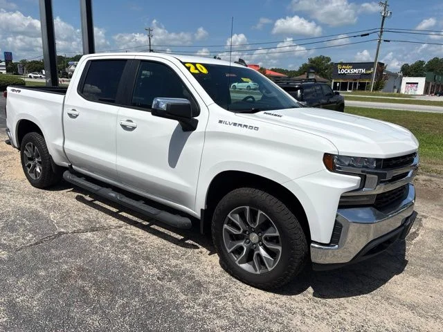 Used 2020 White Chevrolet LT image 3