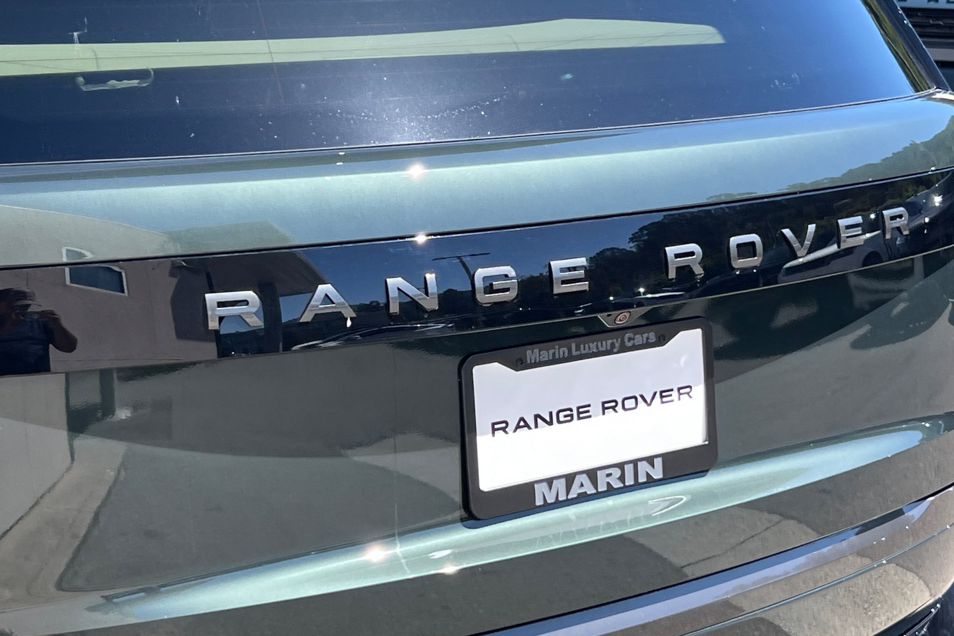 New 2026 Belgravia Green Land Rover SE image 12