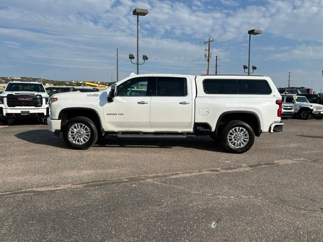 Used 2022 Beige Chevrolet High Country image 2