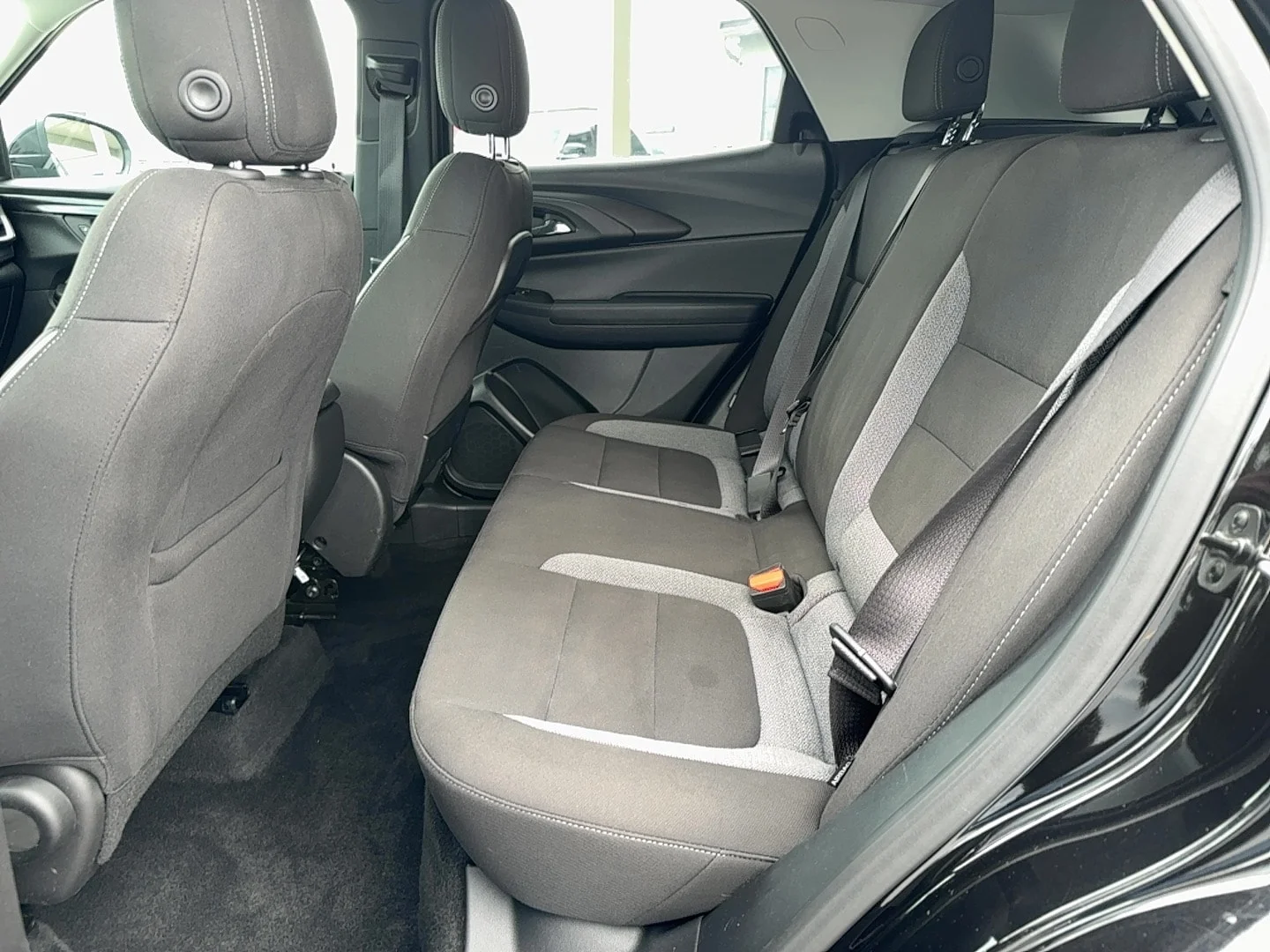 Used 2025 Mosaic Black Metallic Chevrolet LT image 21