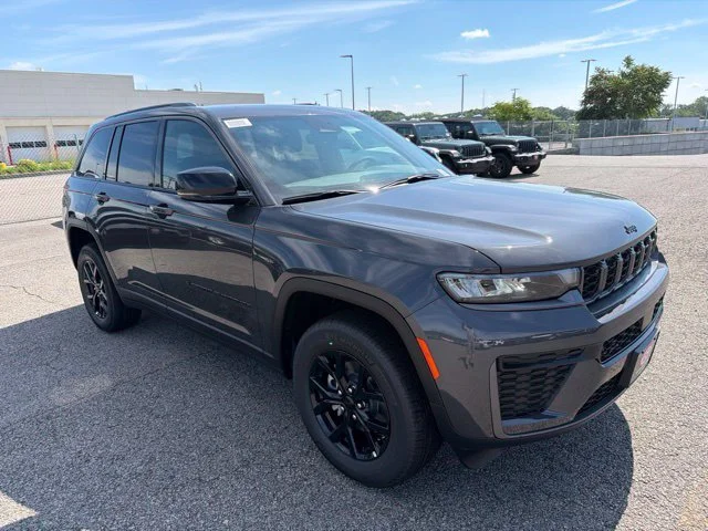 2026 Jeep Grand Cherokee Altitude