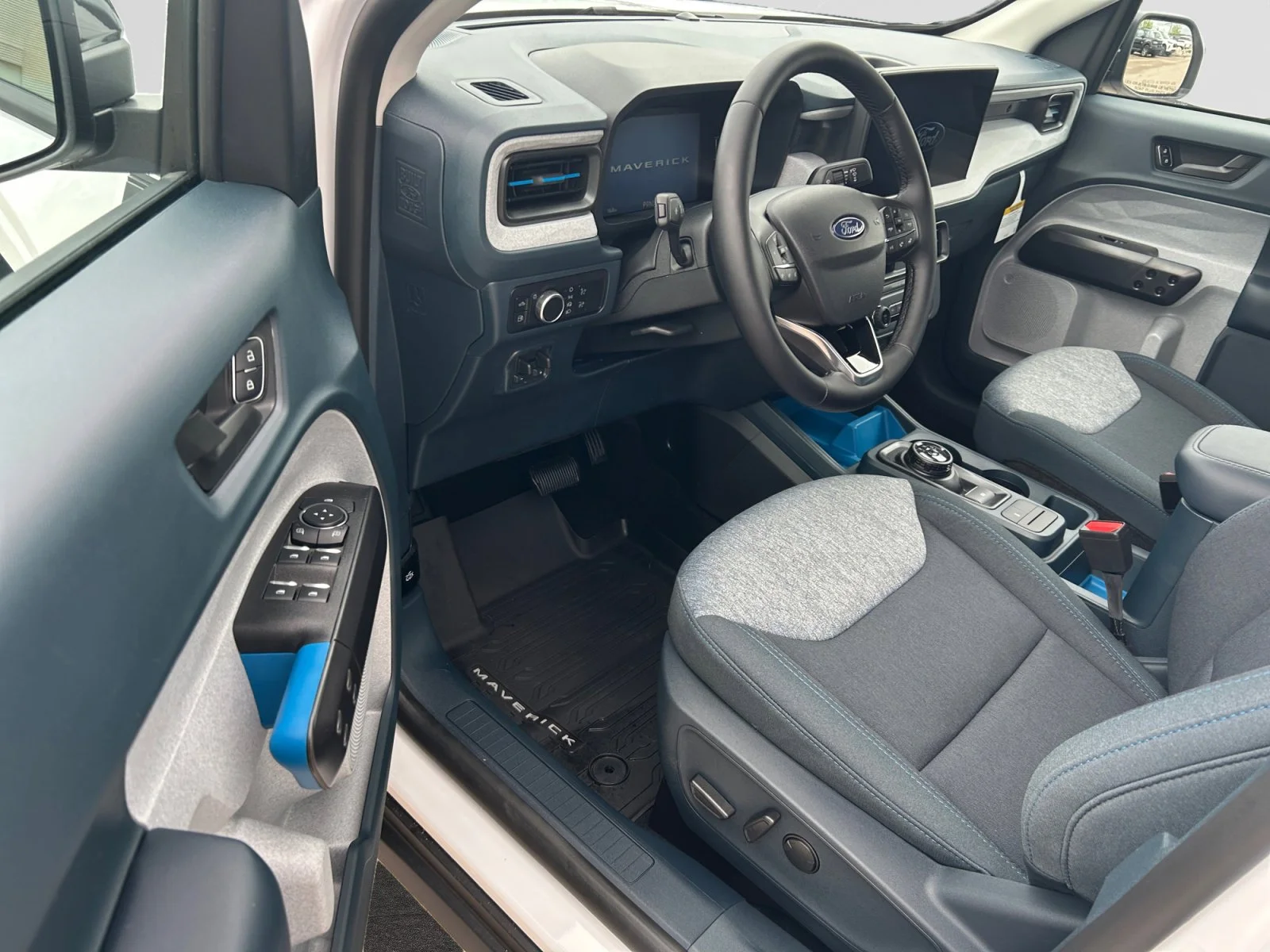 New 2026 Oxford White Ford XLT image 12