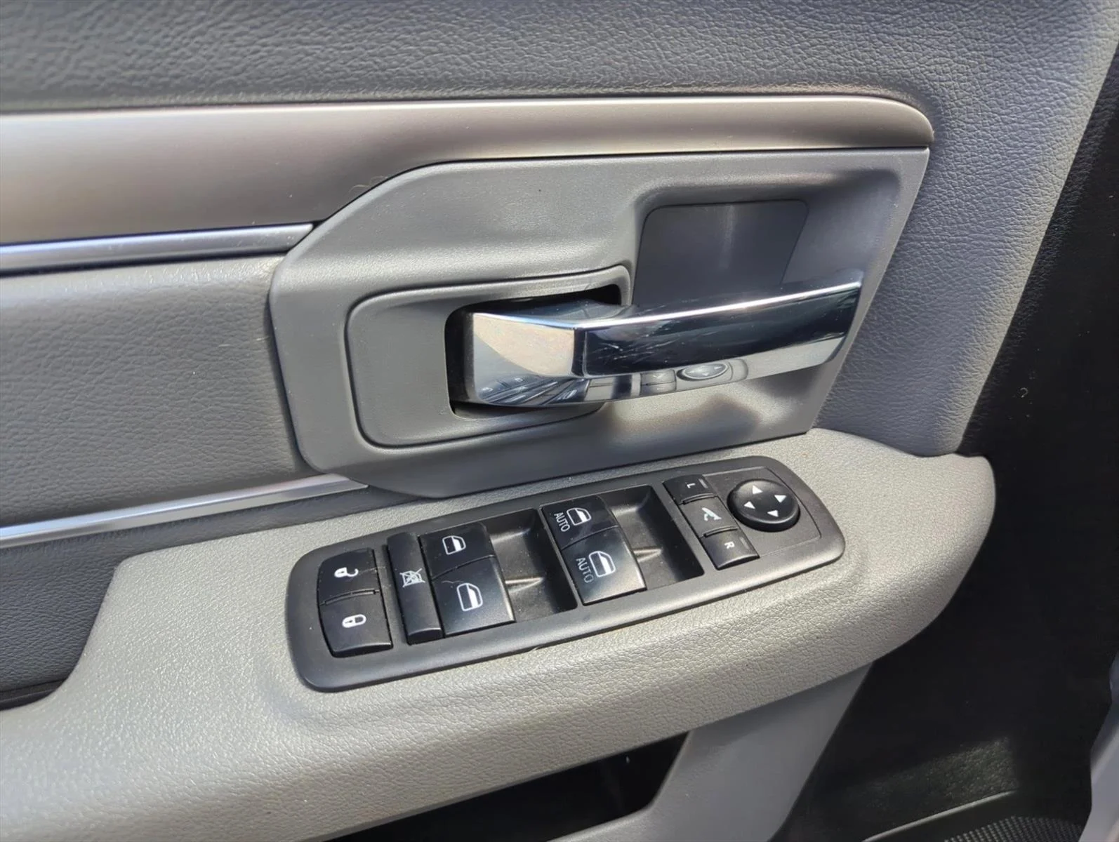Used 2019 Bright Silver Metallic Clearcoat Ram SLT image 14