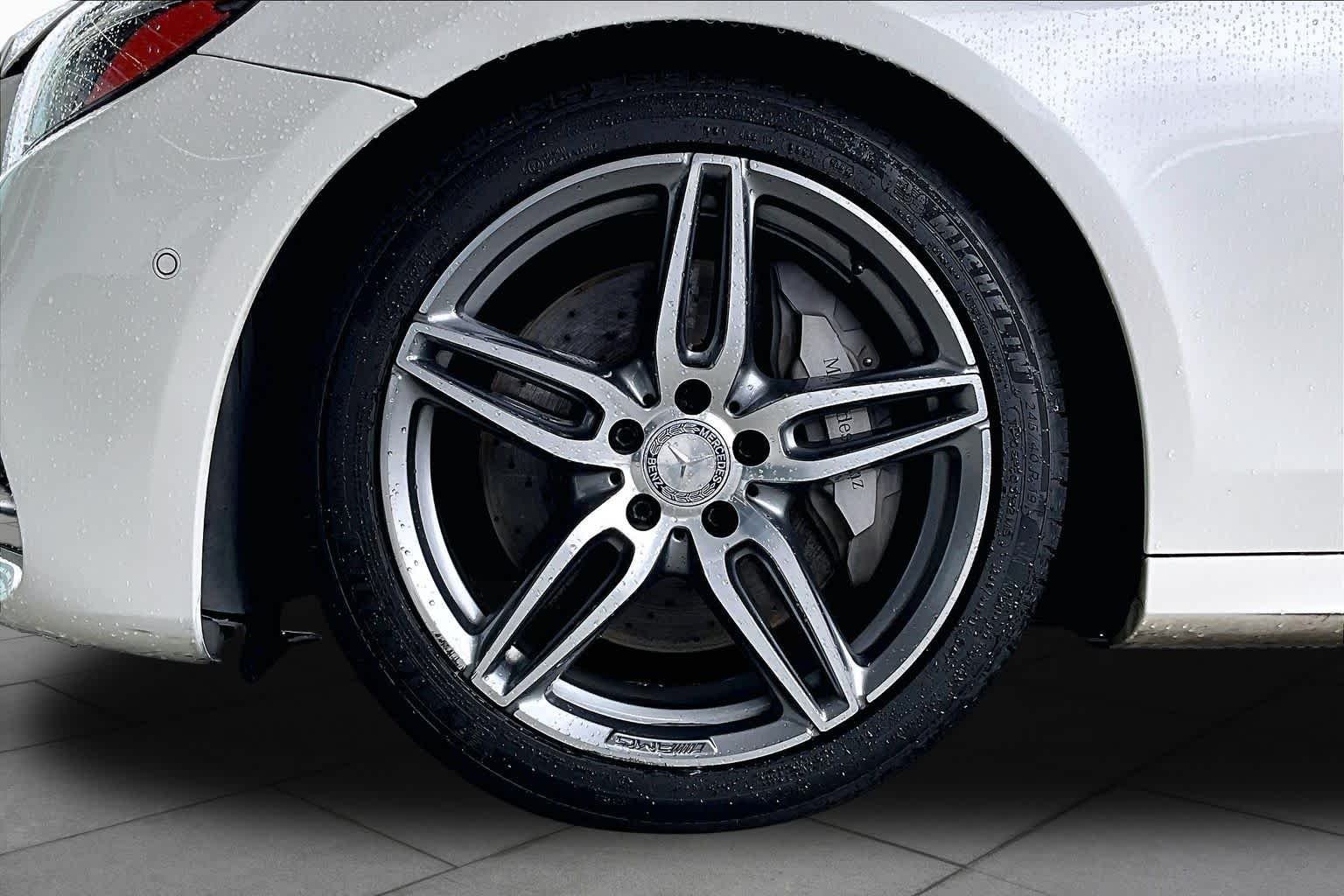 Used 2017 designo Diamond White Metallic Mercedes-Benz E 300 Sport image 11